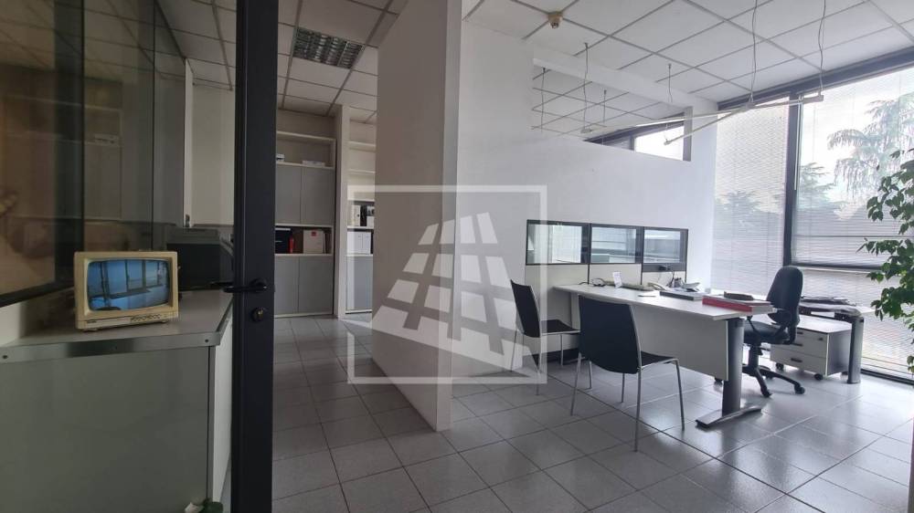 locale commerciale in affitto a Reggio nell'Emilia in zona Mancasale