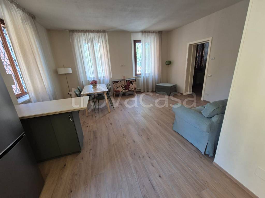 appartamento in affitto a Reggio nell'Emilia in zona Città Storica