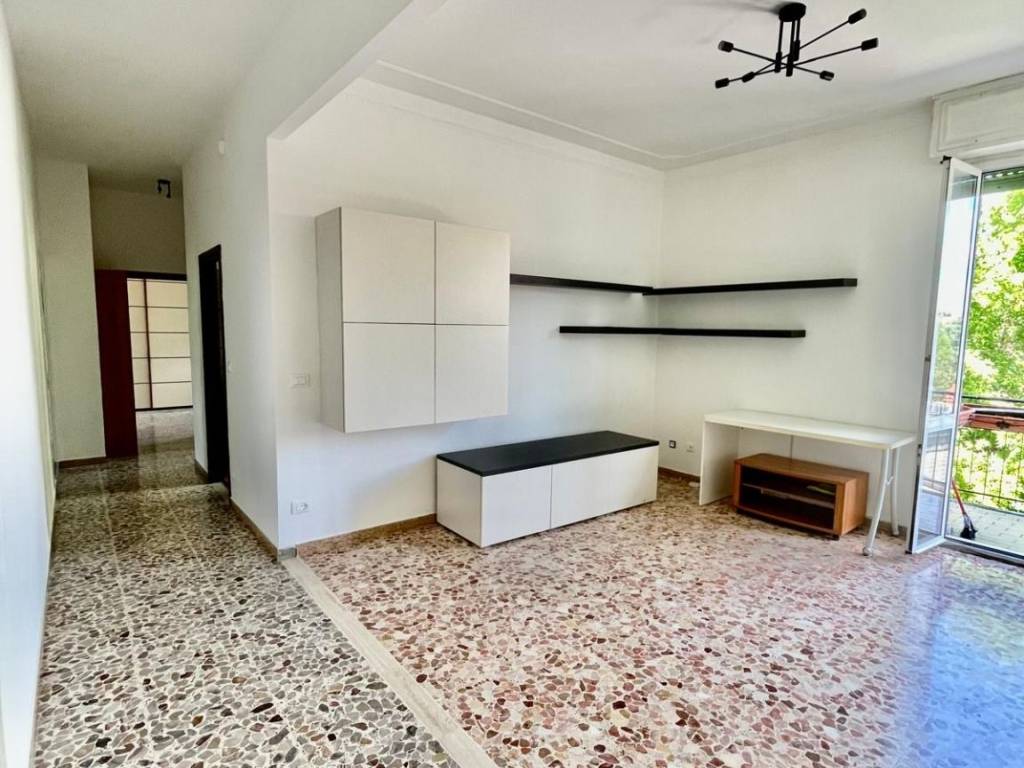 appartamento in affitto a Reggio nell'Emilia in zona Compagnoni / Migliolungo