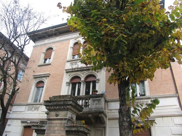 appartamento in affitto a Reggio nell'Emilia in zona Città Storica