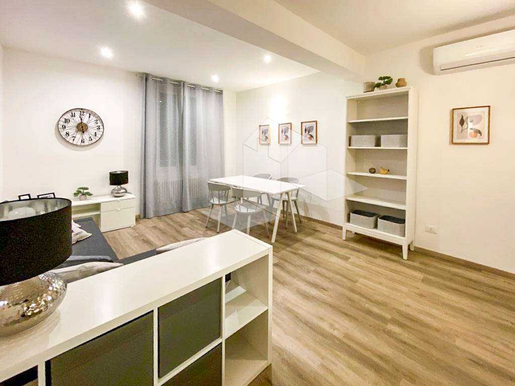 appartamento in affitto a Reggio nell'Emilia in zona Città Storica