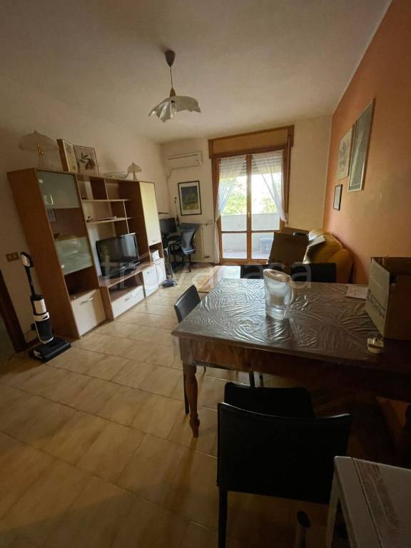 appartamento in affitto a Reggio nell'Emilia in zona Ospizio