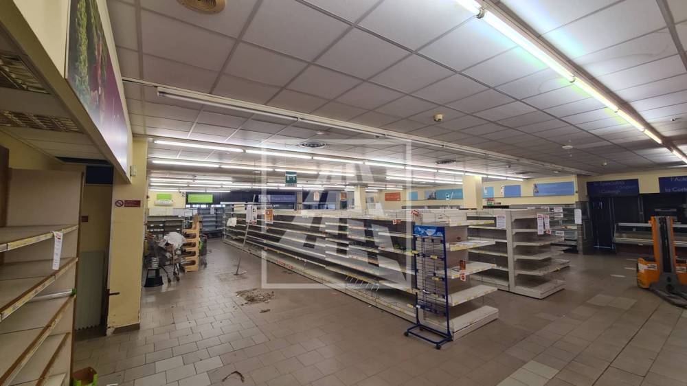 locale commerciale in affitto a Reggio nell'Emilia in zona Sesso