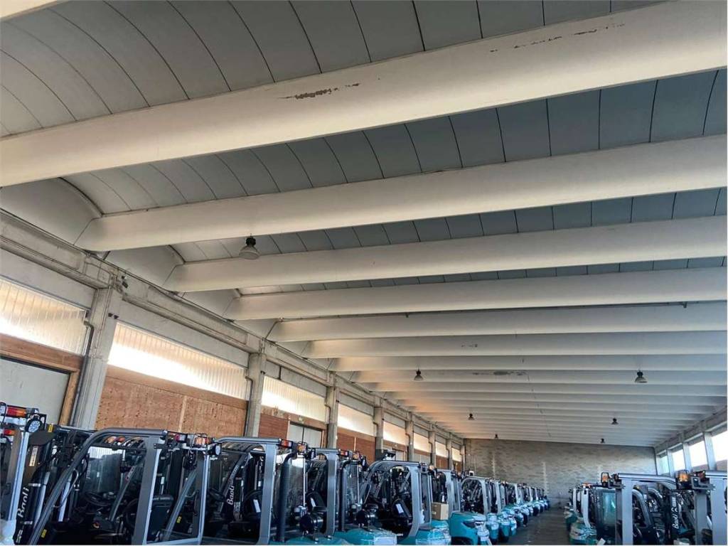 locale commerciale in affitto a Rolo