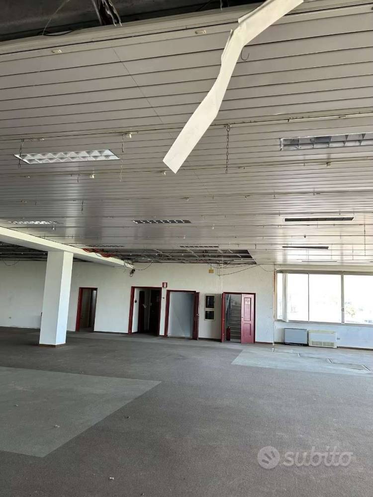 locale commerciale in affitto a Rolo