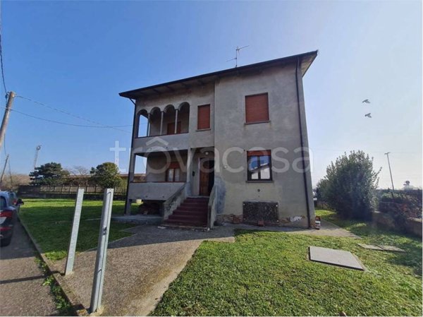 casa semindipendente in affitto a Rolo