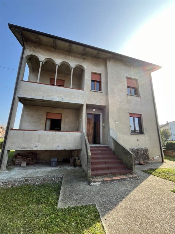 casa semindipendente in affitto a Rolo