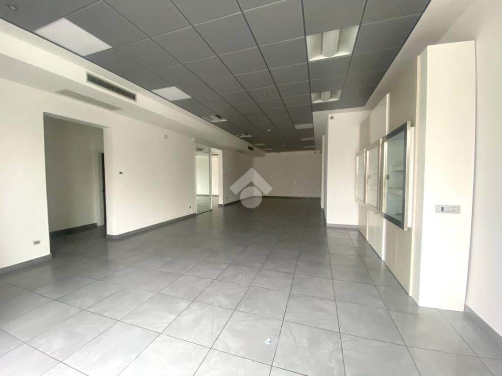 negozio in affitto a Rubiera