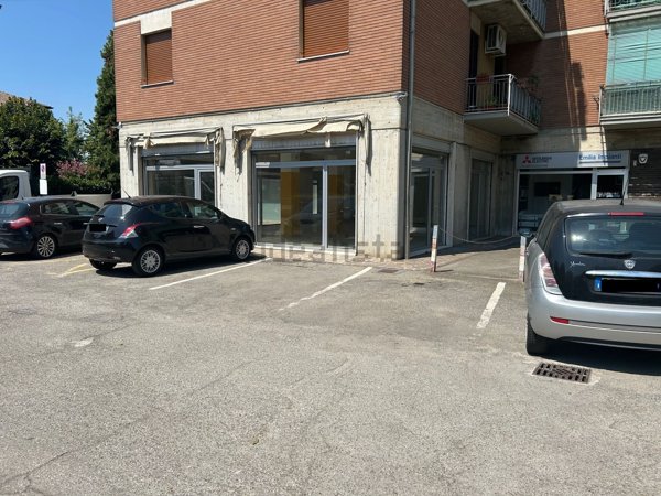 negozio in affitto a Rubiera