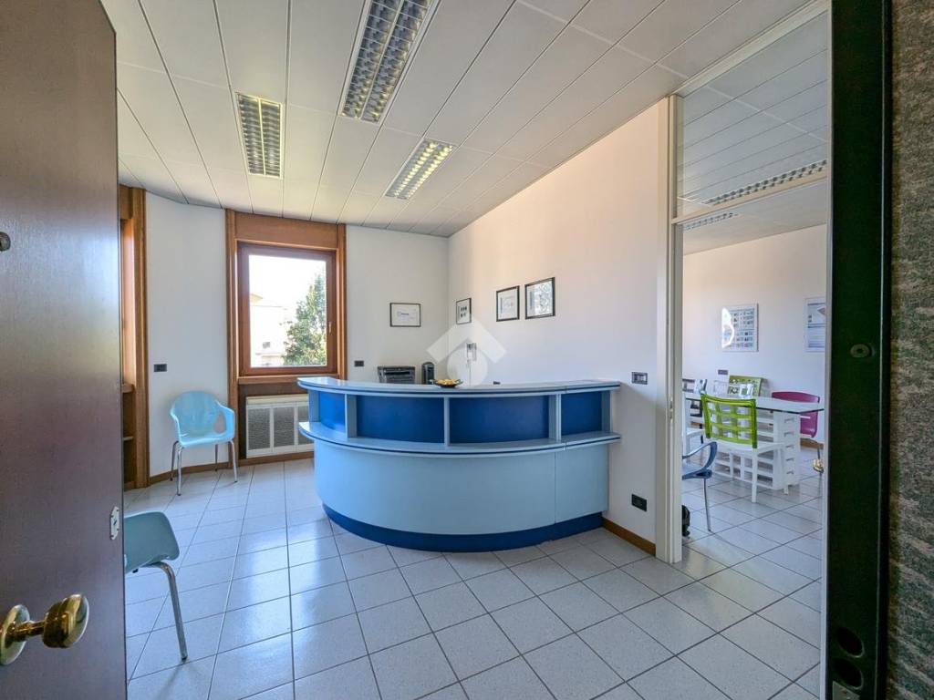 ufficio in affitto a Sant'Ilario d'Enza