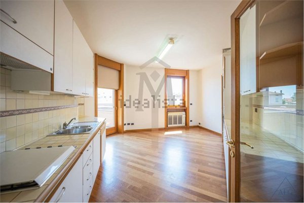 ufficio in affitto a Sant'Ilario d'Enza