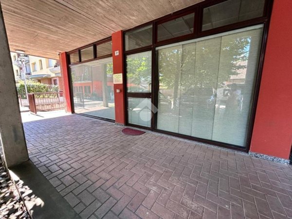 negozio in affitto a Sant'Ilario d'Enza in zona Calerno