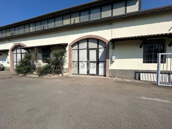 locale commerciale in affitto a Sant'Ilario d'Enza