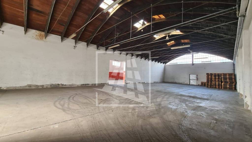 locale commerciale in affitto a Sant'Ilario d'Enza in zona Calerno