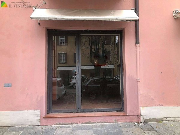 negozio in affitto a Scandiano
