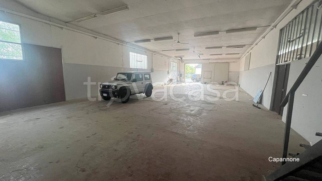 locale commerciale in affitto a Scandiano