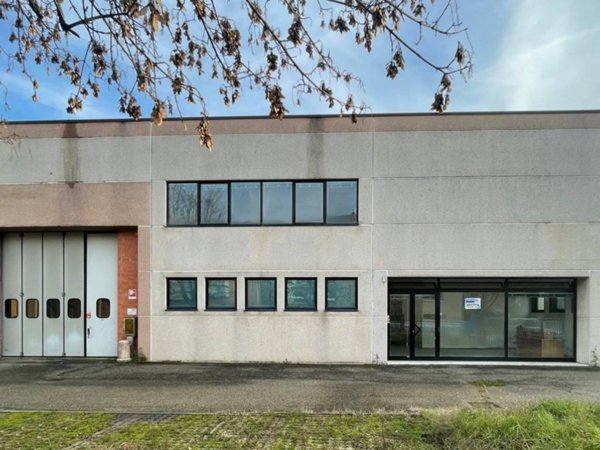 locale commerciale in affitto a Scandiano