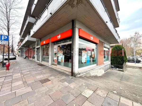 negozio in affitto a Scandiano