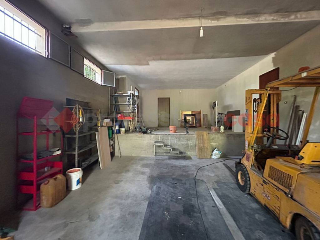locale commerciale in affitto a Scandiano in zona Ventoso