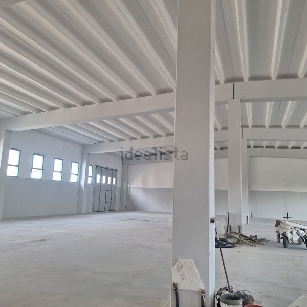 capannone in affitto a Scandiano