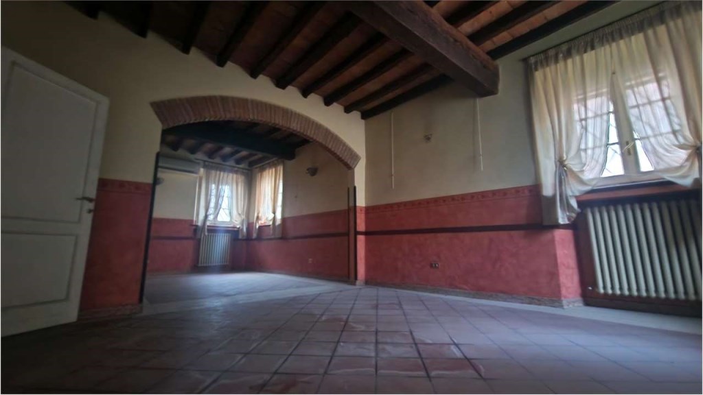 locale commerciale in affitto a Scandiano