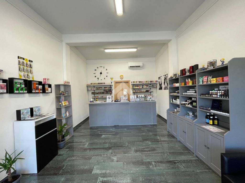 negozio in affitto a Scandiano in zona Bosco