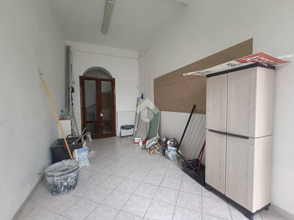 negozio in affitto a Scandiano
