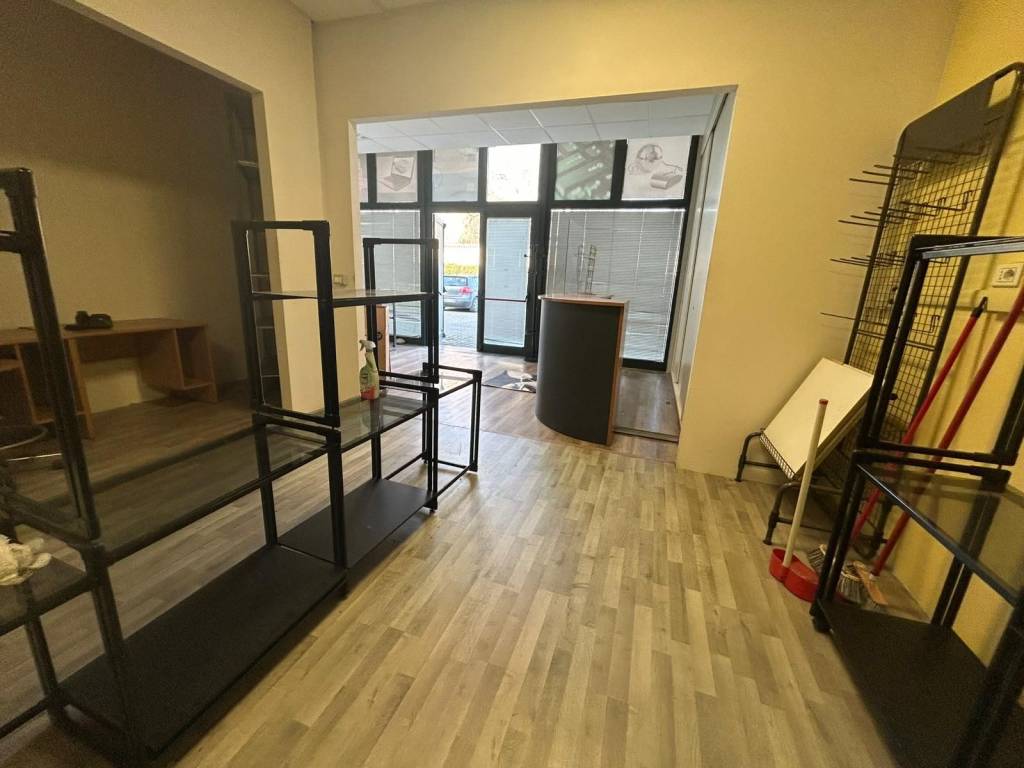 negozio in affitto a Scandiano