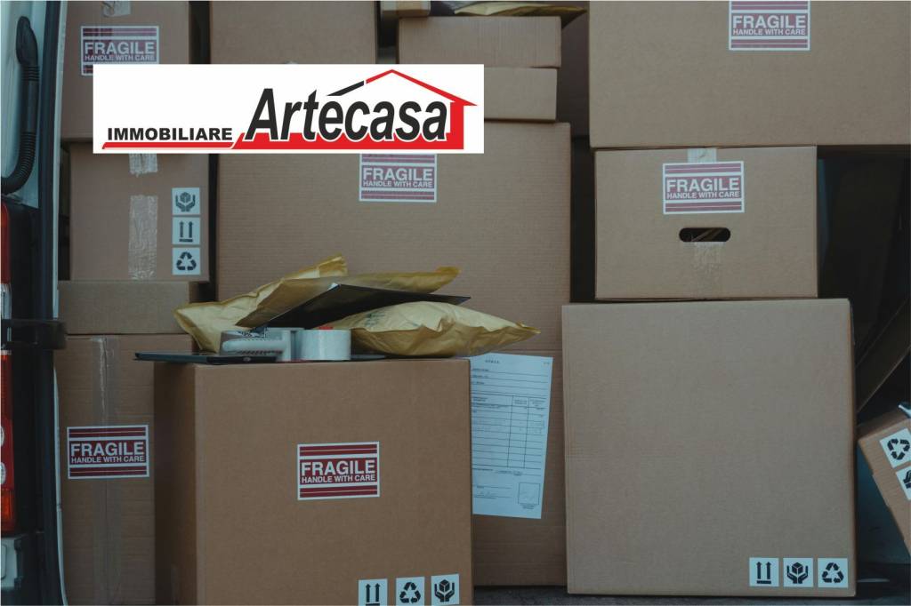 locale commerciale in affitto a Scandiano