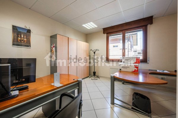 locale commerciale in affitto a Scandiano
