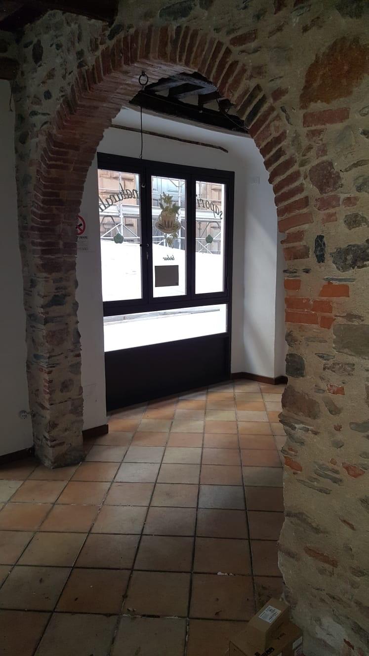 negozio in affitto a Toano in zona Massa