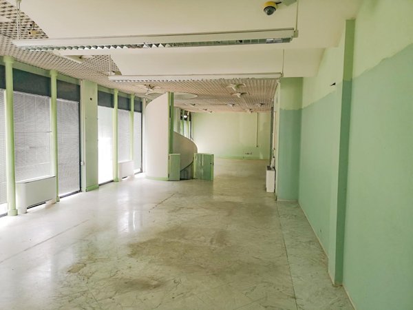 locale commerciale in affitto a Toano in zona Massa