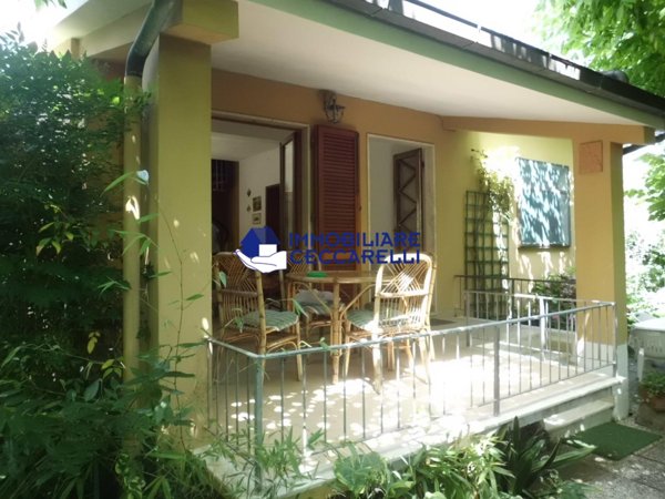 casa indipendente in affitto a Toano in zona Massa