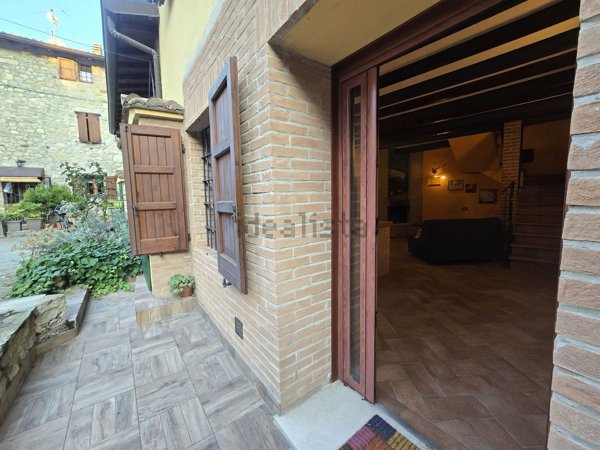 appartamento in affitto a Viano in zona Ca' de' Pazzi