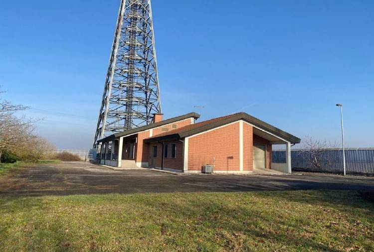 locale commerciale in affitto a Camposanto