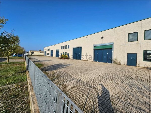 locale commerciale in affitto a Camposanto