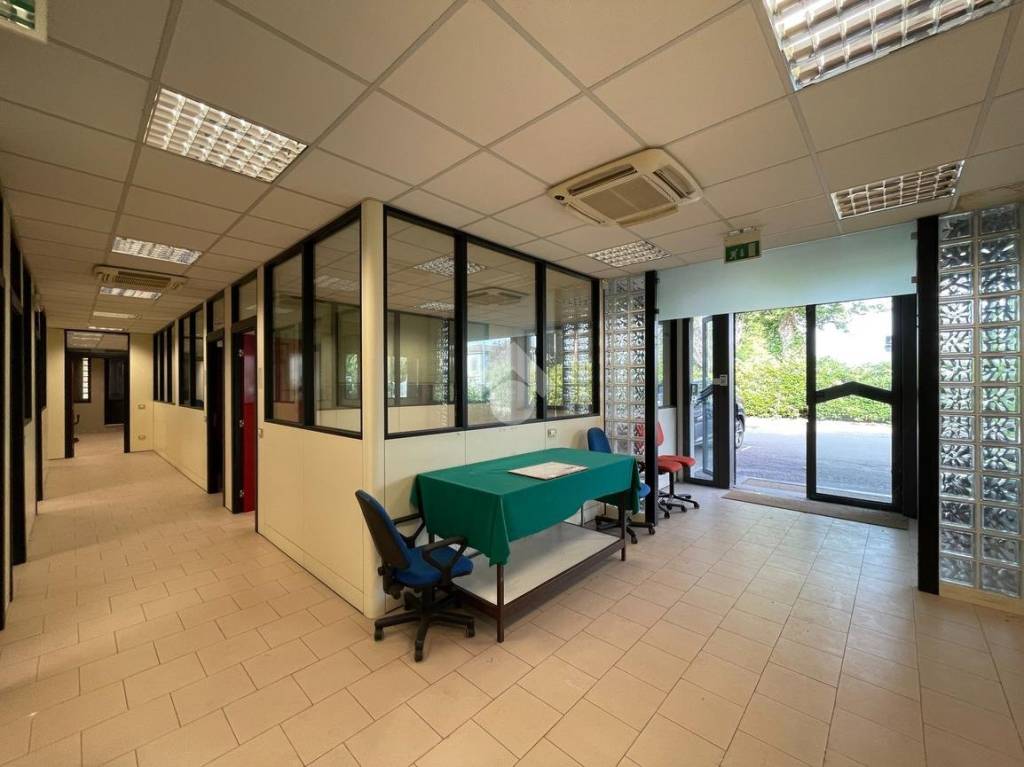 ufficio in affitto a Carpi in zona Quartirolo