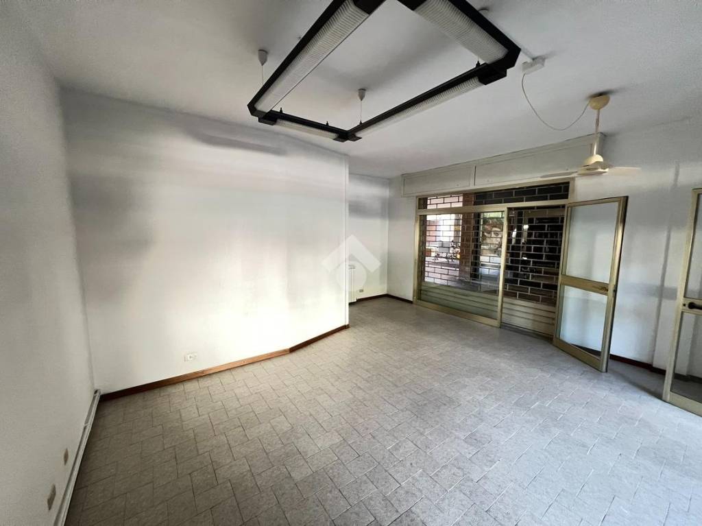 negozio in affitto a Carpi in zona Centro Storico