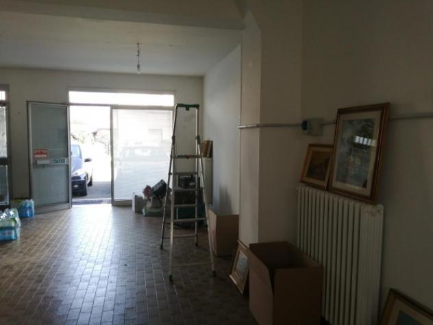 negozio in affitto a Carpi