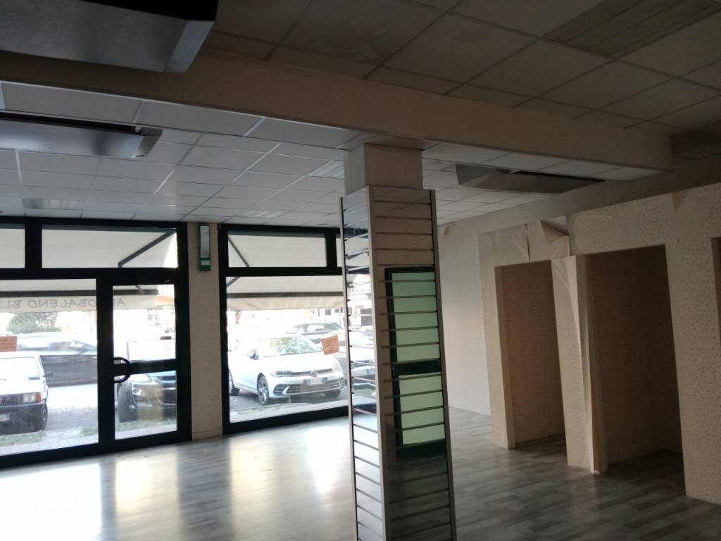 negozio in affitto a Carpi