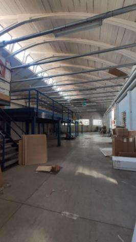 locale commerciale in affitto a Carpi