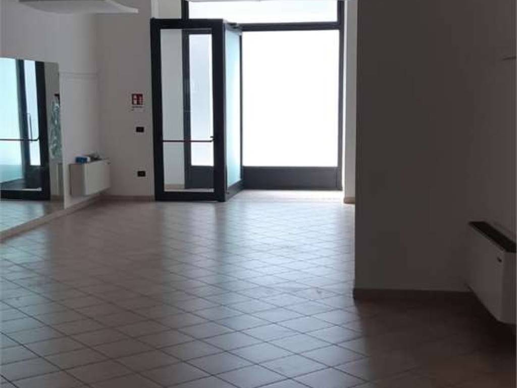 negozio in affitto a Carpi in zona Centro Storico