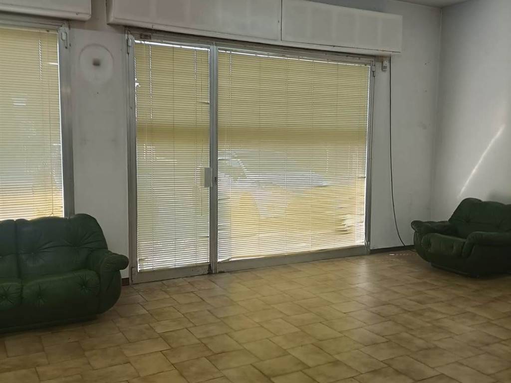 negozio in affitto a Carpi