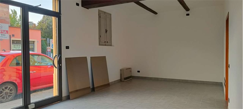 negozio in affitto a Carpi in zona Centro Storico