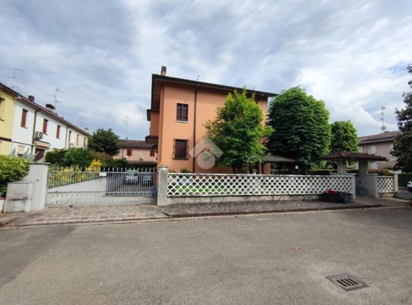 quadrivano in affitto a Carpi