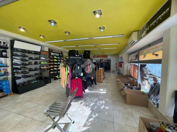 negozio in affitto a Carpi in zona Quartirolo