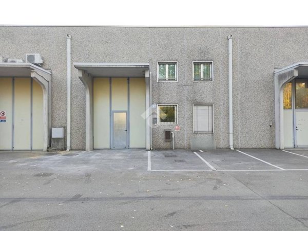 locale commerciale in affitto a Carpi