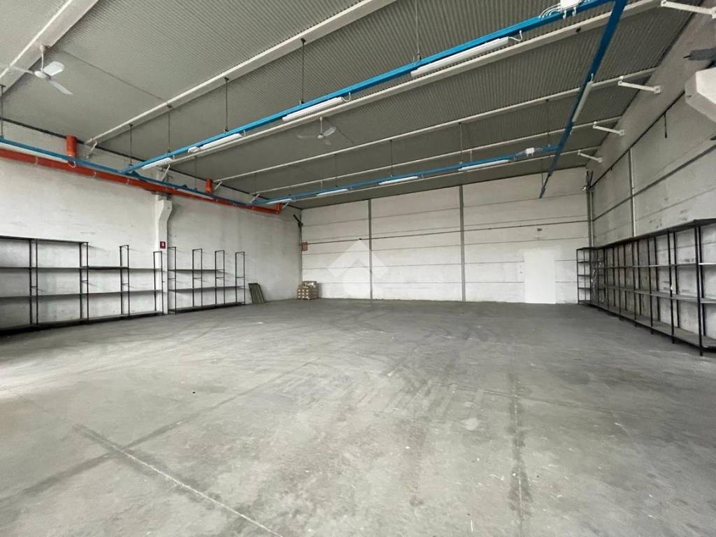 locale commerciale in affitto a Carpi in zona Fossoli
