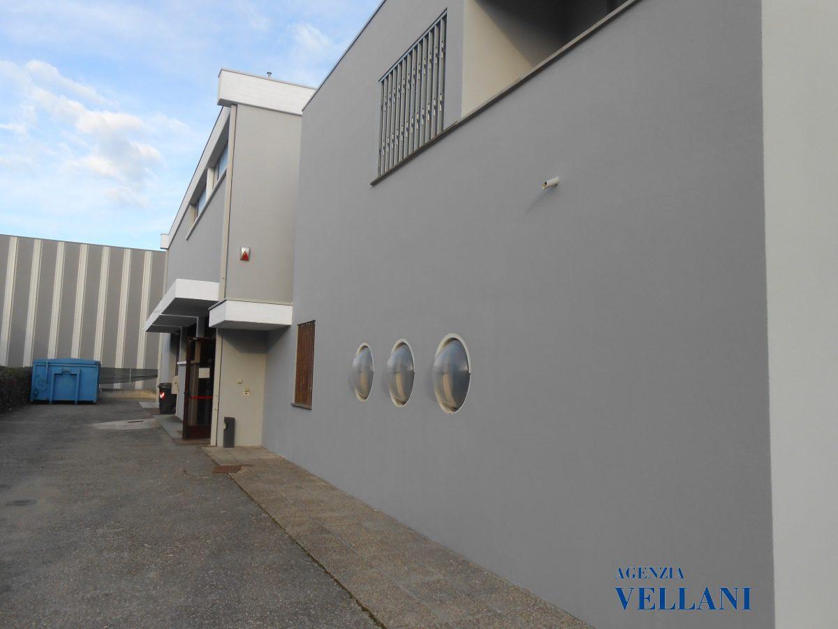 locale commerciale in affitto a Carpi
