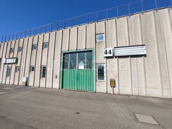 locale commerciale in affitto a Carpi